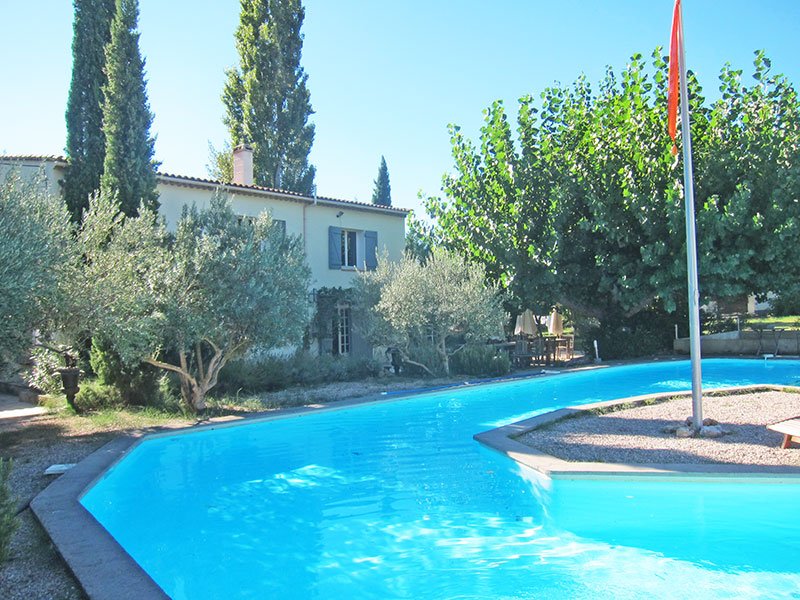 guru_london's tweet photo. It’s a beautiful family house but I just love the guest house, it could offer fantastic rental returns or room for the whole family.
#provence #forsale #investment #villecroze 
https://t.co/pH2pFiNePb https://t.co/JwalbkMJGG