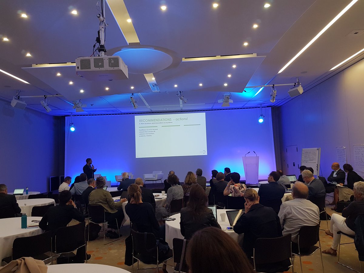 ClaudiaLarix 🌍💞 tweet media