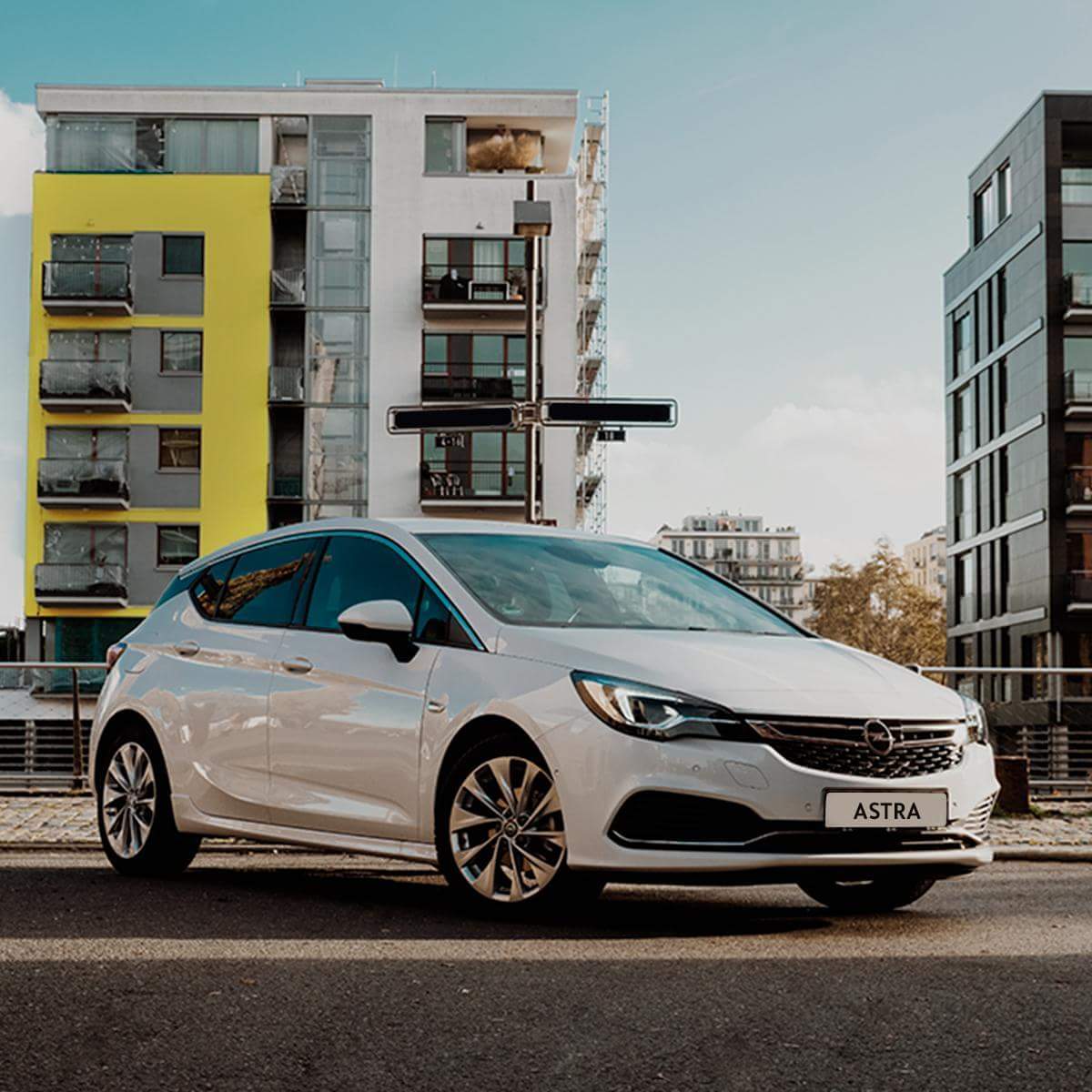 neskarbursa's tweet photo. Bitmek bilmeyen enerjisiyle ara sokaklara dalıp kalabalıklara karışmaya hazır!  #AstraHB

#neskar #neskarbursa #opel #opeltürkiye #cars #araba #auto #mycar #arabam https://t.co/K9dx3NMwDN