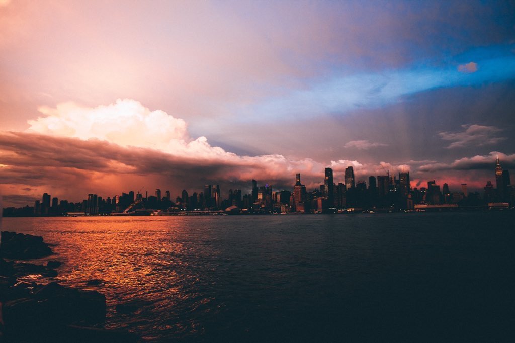 CameraTrickTips's tweet photo. Sunset around Manhattan https://t.co/oRvbihWpnw