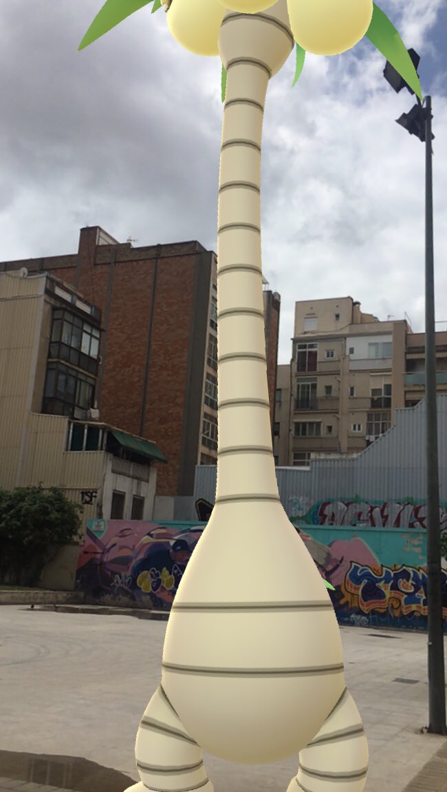 PokemonBcn's tweet photo. Com m’agrada sortir al carrer de bon matí i veure el radar ple d’ombres. 
Llastima que és taaaan llarg que no surt sencer a les fotos. XD

#Alola #Exeggutor #PoGo https://t.co/ZvX9oebVmA