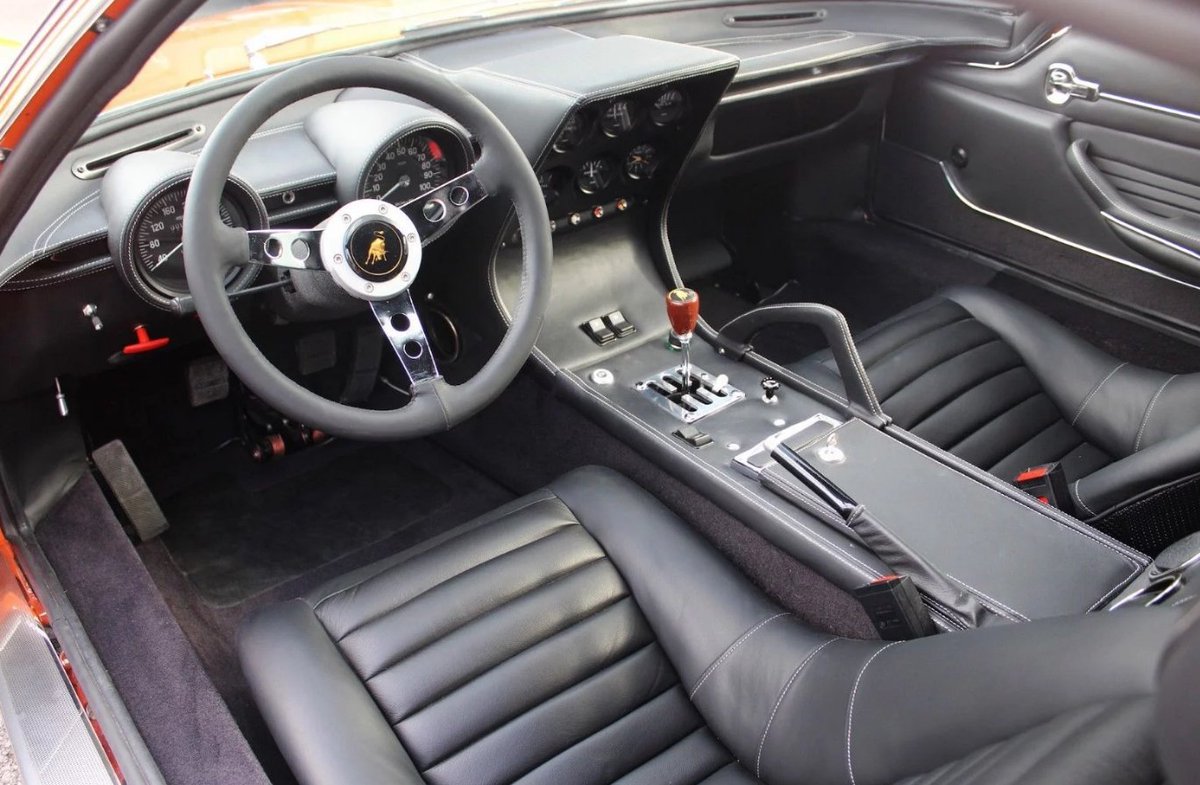 DrivenByOne's tweet image. Sensational #Lamborghini Miura S listed for sale at a mind-blowing £1.8million 😍😍 buff.ly/2LEFy4J