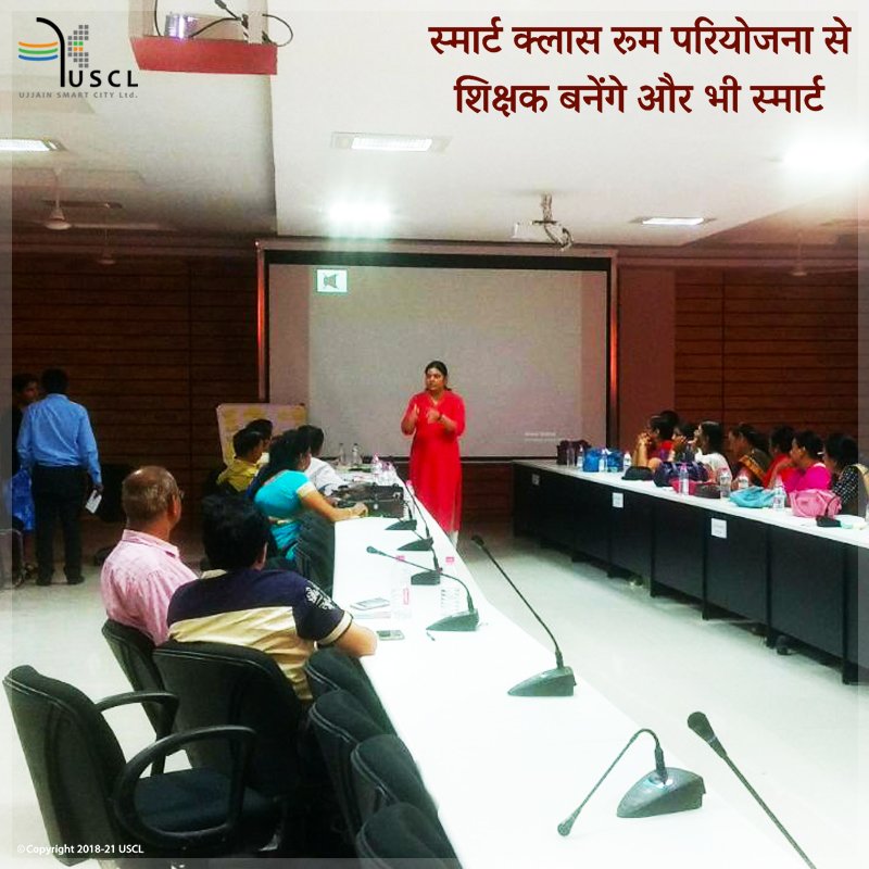 UjjainSmartCity's tweet photo. उज्जैन स्मार्ट सिटी लिमिटेड की परियोजना स्मार्ट क्लास रूम के माध्यम से शिक्षकों को नई तकनीकों से अवगत कराने के लिए प्रशिक्षण दिया जायेगा।
 #UjjainSmartCity #SmartClass #KnowYourUSCL #USCLProjects #SmartInitiativesSmartUjjain

T000209 https://t.co/MhtNRoOlVP