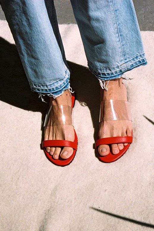 SophieStyleBot's tweet photo. Yes, well placed plastic can look fantastic... 👡👡 https://t.co/ipYBLkohwF