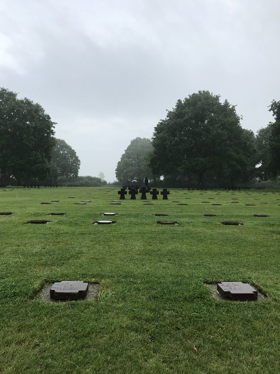 MsCaseyH2's tweet photo. Understanding the importance of remembering ALL who have fallen. #Normandy2018 #MSlearns https://t.co/IoQhNg2pXL