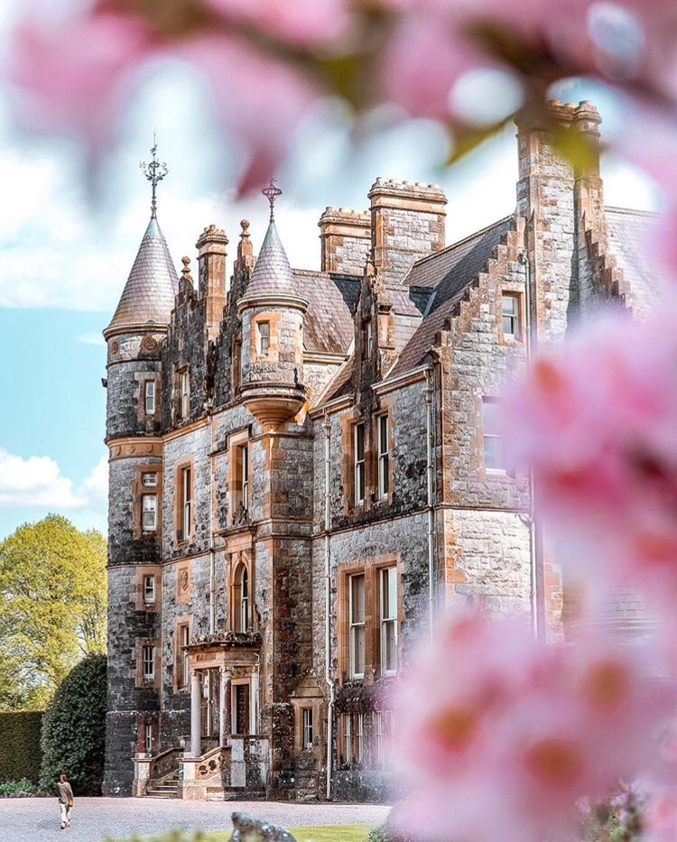BestofCork's tweet photo. RT @IrishGalTeresa: RT @cork_daily: When someone asks you what is your favorite color? Answer is SUMMER color😍🌸🇮🇪 #blarney #house #castle #cork #ireland .
.
📸by IG:goodgollymissmolly16 👏💚#cork_daily #photooftheday #pink #summer #lovecork #loveire… https://t.co/LJUVLBuRta