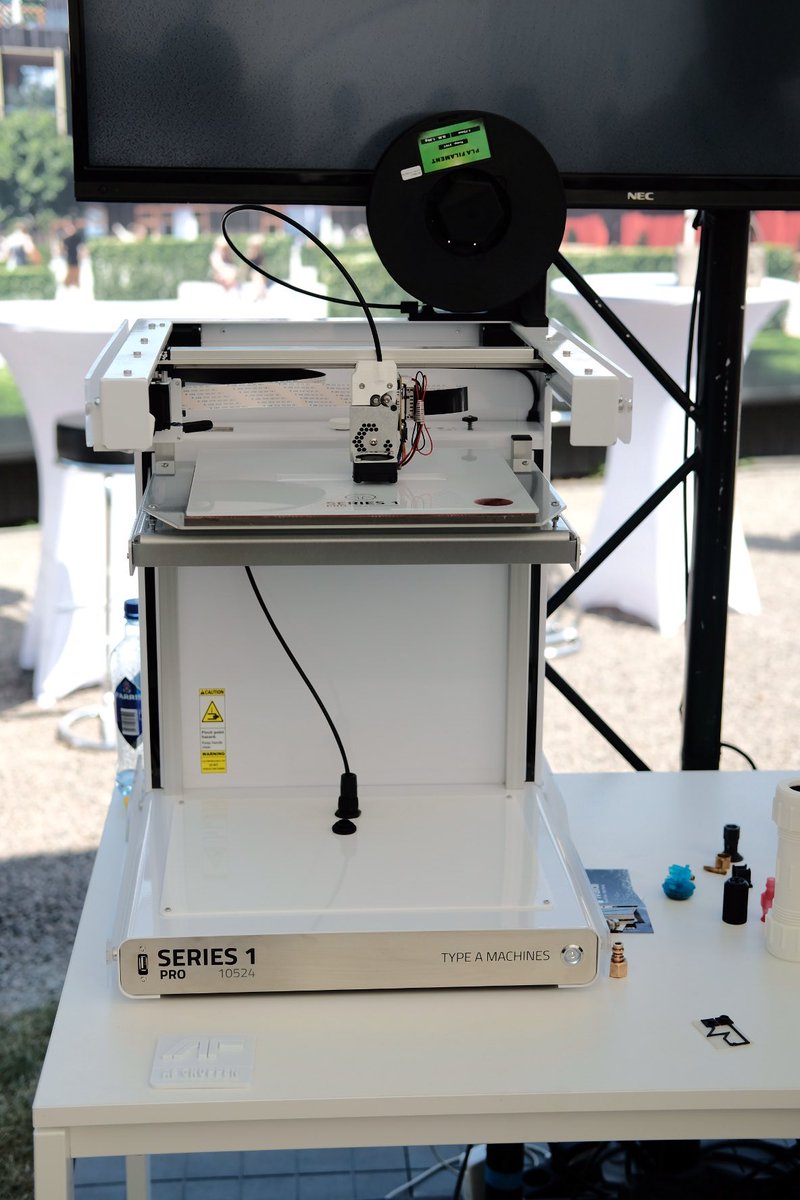 AFGruppen_ASA's tweet photo. AF har tatt i bruk 3D-printere for å produsere komponenter og reservedeler til prosjekter. Dette er bare en type teknologi som blir diskutert på #entreprenørensmarked i dag. #afgruppen @akselsvindal #ivaldi https://t.co/WvuDKgePQ1