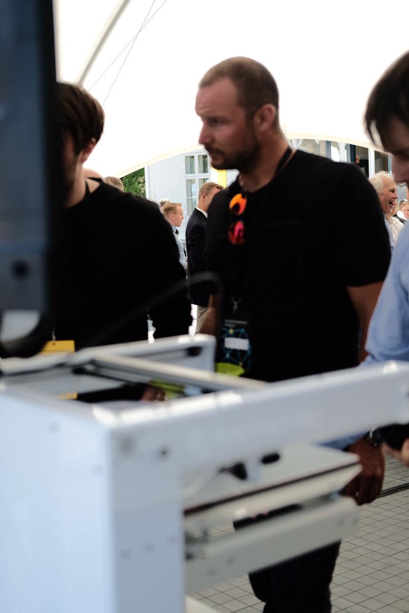 AFGruppen_ASA's tweet photo. AF har tatt i bruk 3D-printere for å produsere komponenter og reservedeler til prosjekter. Dette er bare en type teknologi som blir diskutert på #entreprenørensmarked i dag. #afgruppen @akselsvindal #ivaldi https://t.co/WvuDKgePQ1