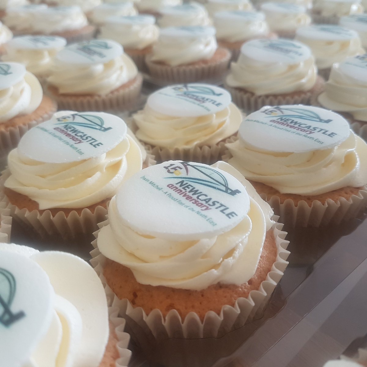 CupcakeBazaar1's tweet photo. Logo cupcakes for an event at Irwin Mitchell, Newcastle @irwinmitchell #companylogocupcakes #corporatecupcakes https://t.co/rrY9wFLvcC
