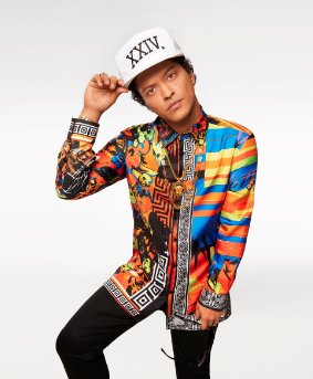 MissenClaudia's tweet photo. @BrunoMars Hi I was just wondering if my boyfriend could please borrow this shirt from you for a festival. He will return it in perfect condition. https://t.co/GmNzgA1db0
