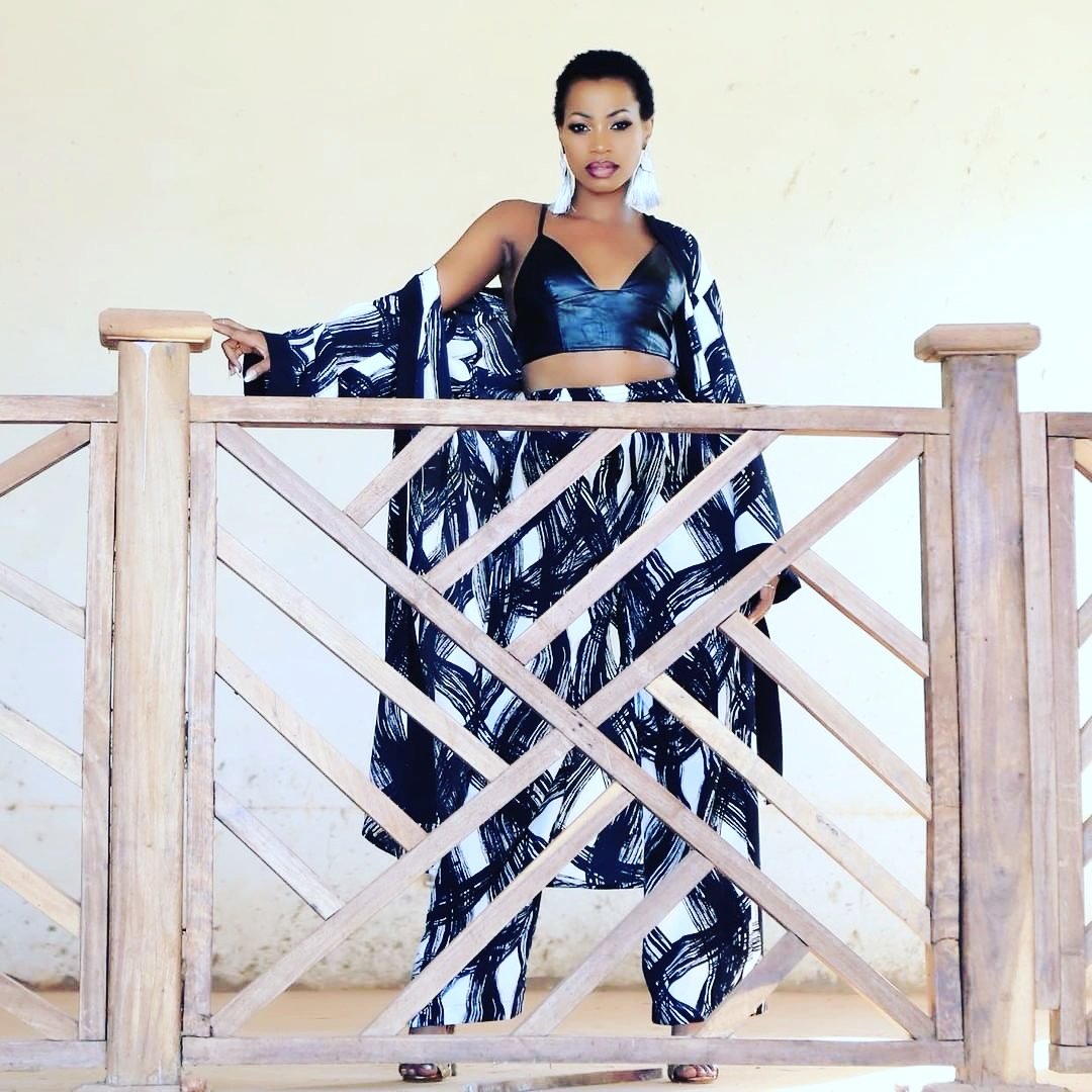 tushShaurah1's tweet photo. #BoldWoman... @Ksheebah1  
Dhooo miss this sat #MummyYo video showing @clubGavnour https://t.co/9yWqYiXuEp