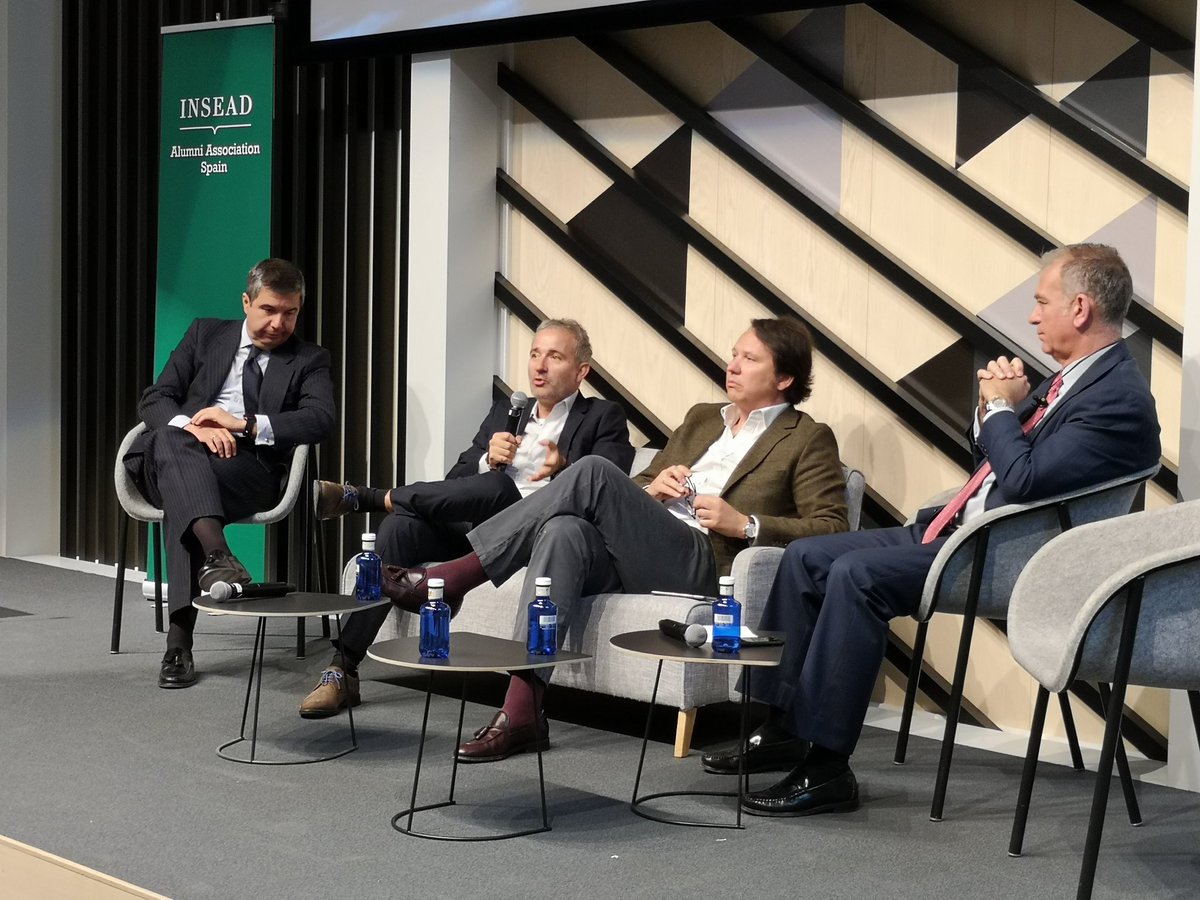 day_CV_SuMMit's tweet photo. Es innegable que la aparición de la inteligencia artificial va a desplazar a cierto tipo de profesiones #CVSummitDay #TransformacionDigital #RRHH https://t.co/CWOKQQpPwl