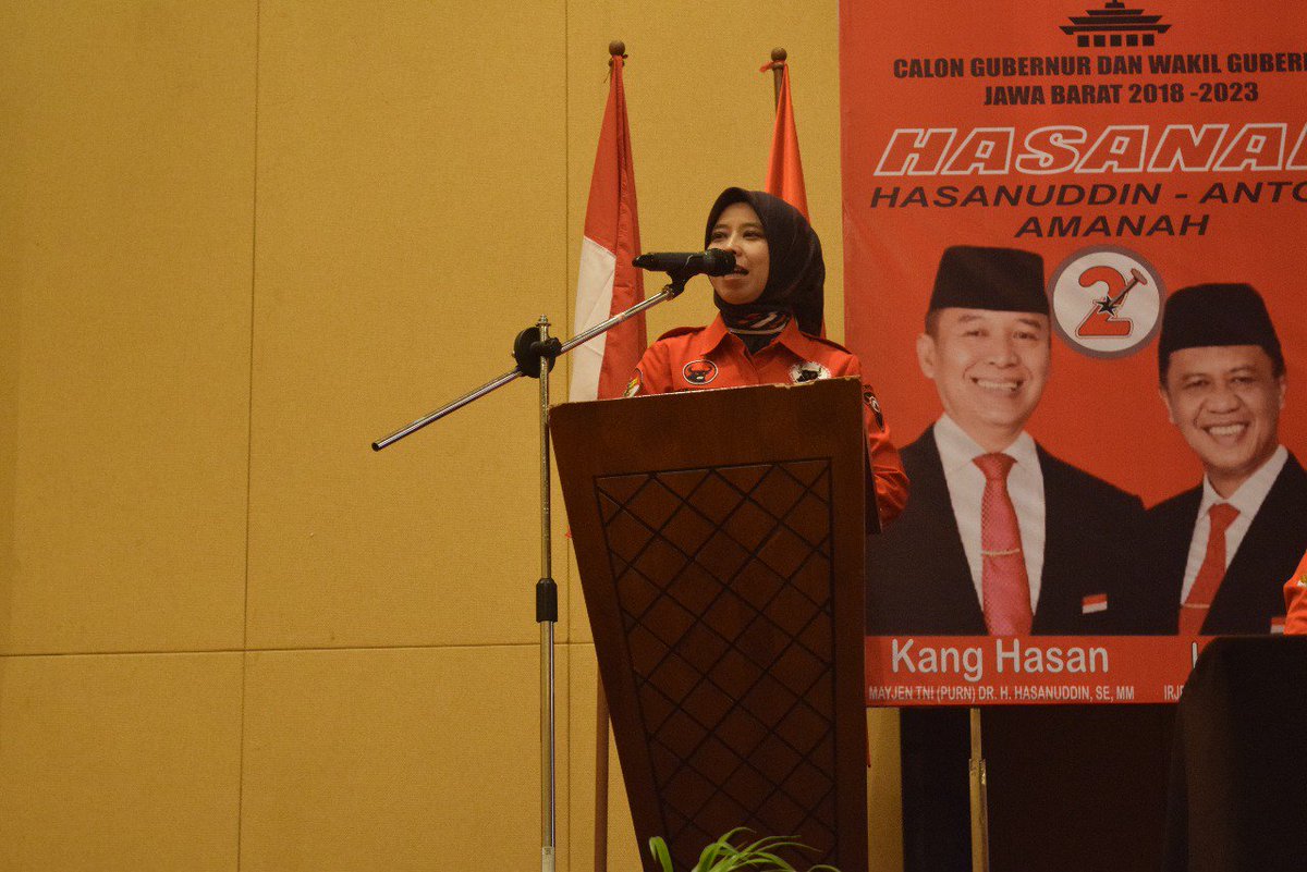 GAnwarAS3's tweet photo. Assalamualaikum wr wb
Selamet berbuka puasa .
Dalam orasinya ketua BMI Jabar (Ineu purwadewi),menekan bhwa 1 bln ini perjuangan hrs 1 JT kli lipat utk memenangkan HASANAH.
Wslm .
@ineu_purwadewi 
@Hasto_66 
@pranandaprabowo
@Hasanah2Jabar 
@tbhasanuddin https://t.co/4jgMj12czZ