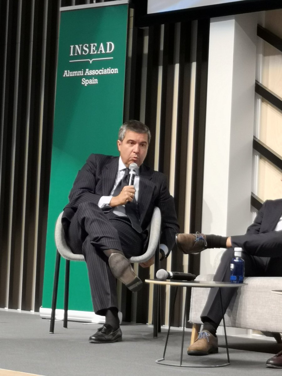 day_CV_SuMMit's tweet photo. Es importante incentivar la presencia de la mujer dentro de las carreras de ciencia para que aumente su presencia en las nuevas profesiones #CVSummitDay #transformaciondigital https://t.co/oIcW0xD2TU