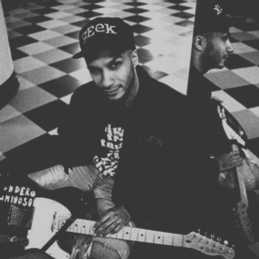 Happy Birthday to Tom Morello, you don\t look a day over 30 dude 