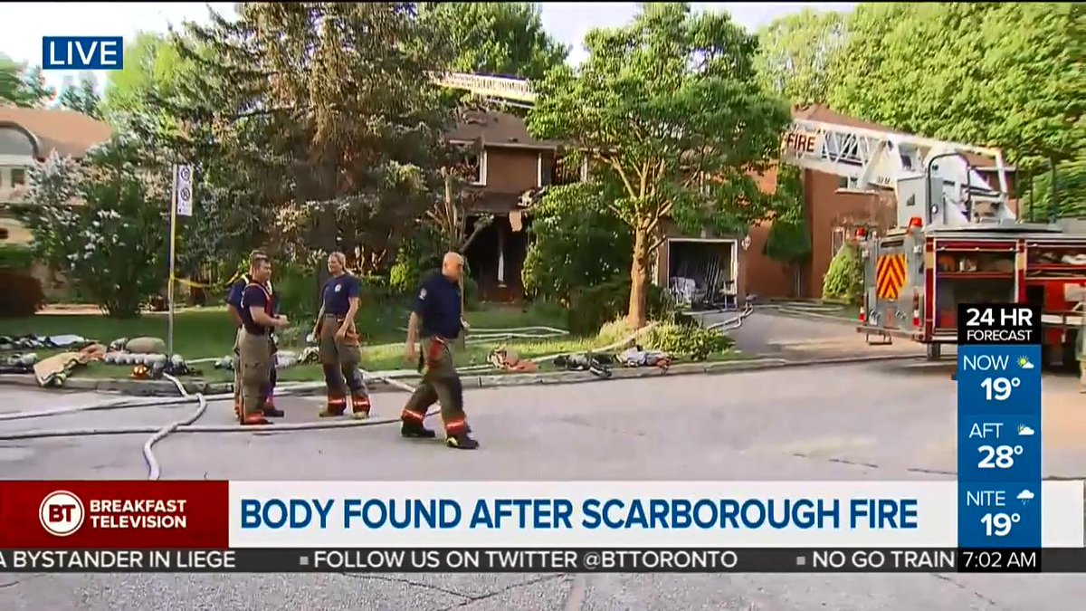 One dead, three injured in Scarborough house fire ow.ly/IGfs30kfuJt @citytammie https://t.co/4t65Pcpyes