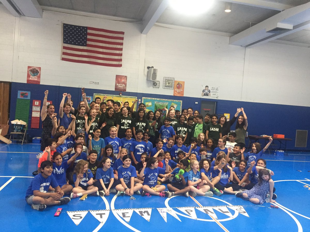 barryhaines's tweet photo. Students from Montville and Parsippany skip a virtual reality opportunity in favor of meeting in the real world for STEM PALS PASTA CAR DERBY. Go STEM PALS! @MrsPalombi https://t.co/qGqW73qnnZ