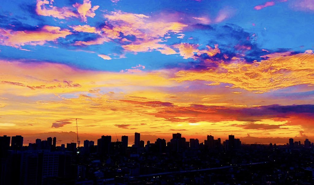 lmharder1's tweet photo. “Sunset Boulevard” 
05.30.2018
luismartinharder
scorch the earth with blazing fire, fry the concrete pride to black. https://t.co/Gzwh18WyAk