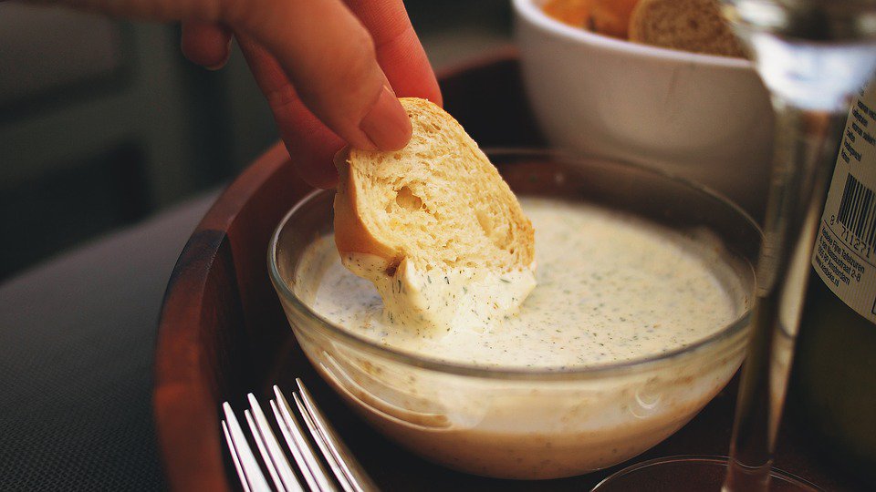 Did you know traditional Aioli dip was eaten simply with bread, but has since been added to many tapas dishes to compliment and enhance different flavours! 

Aioli is a simply yet delicious garlic dip 👌