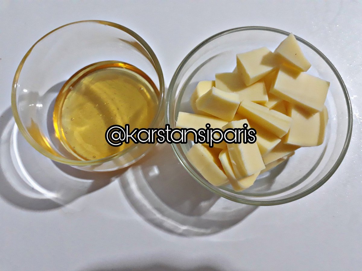 karstansiparis's tweet photo. 🧀🍯🐄🐝🌼💐🏵️
#katkısız #tamyağlı #taze #göbekkaşar🧀 #eskikaşar🧀🍯 #bal #organik #doğal 🗻#yaylabalı #karstan
#Bilgi ve #sipariş için DM https://t.co/9leiGV7xfu