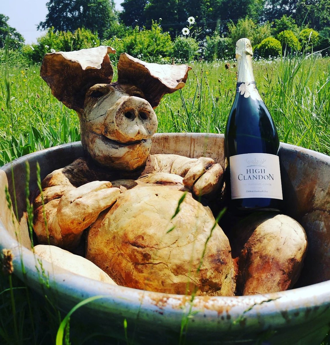 Nothing better than a bottle of High Clandon Cuvée in the tub! Hogwash sculpture by Alan Wallis at High Clandon's Sculptures in the Vineyard. Open until 10 June.