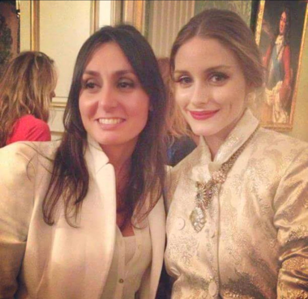 salonwhitetweet's tweet photo. Hoy os mostramos algo especial, ¡Nuestra esteticista de Indiba tuvo la oportunidad de conocer a @OliviaPalermo! 👏👏
#salonwhite #whitestore #indiba #palermo #oliviapalermo #beauty #belleza #moda #fashion https://t.co/SWqxeUK64k