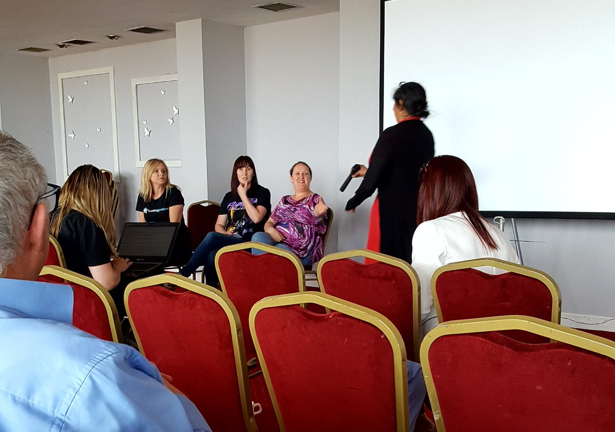 Oh yes the experts tell it as it is, excellent boot camp here, brilliant informative day  #socialmediawex <a href="/Tweetinggoddess/">Samantha Kelly Media</a> <a href="/esther_ipauk/">Esther Ocampo</a> @tsnetwork_ie