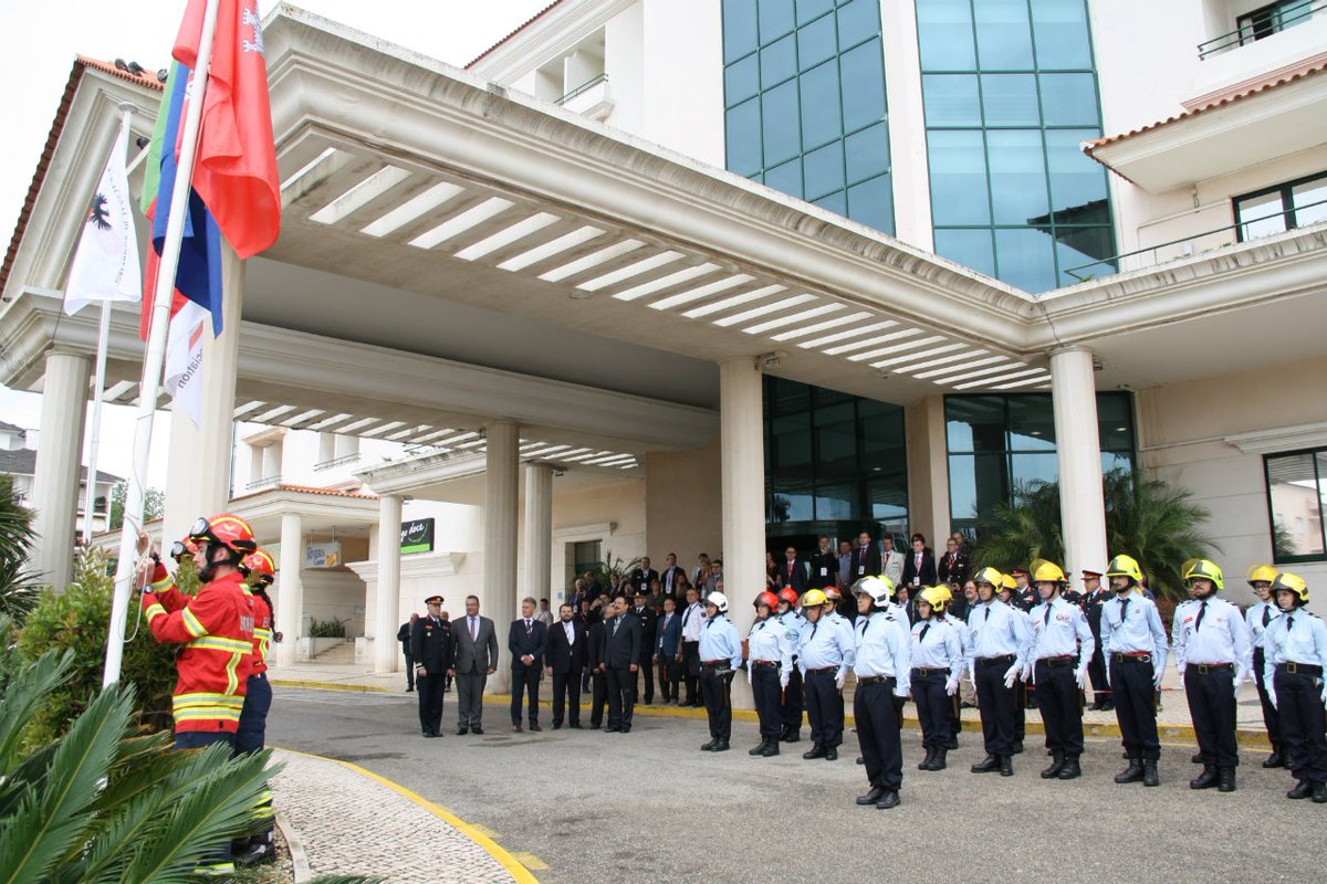 ENBombeiros's tweet photo. Cerimónia de abertura da conferência anual da Associação Europeia das Escolas de Bombeiros (European Fire Service Colleges’ Association - #EFSCA), a decorrer até amanhã, em Carcavelos. #EFSCA2018 https://t.co/Fyd2Vh6OVB
