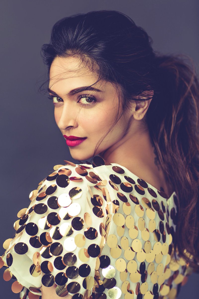 Deepika Fc Japan Nyに向かうところがパパラッチされていたディーピカですが Us版vogueの撮影がnyで行われるようです