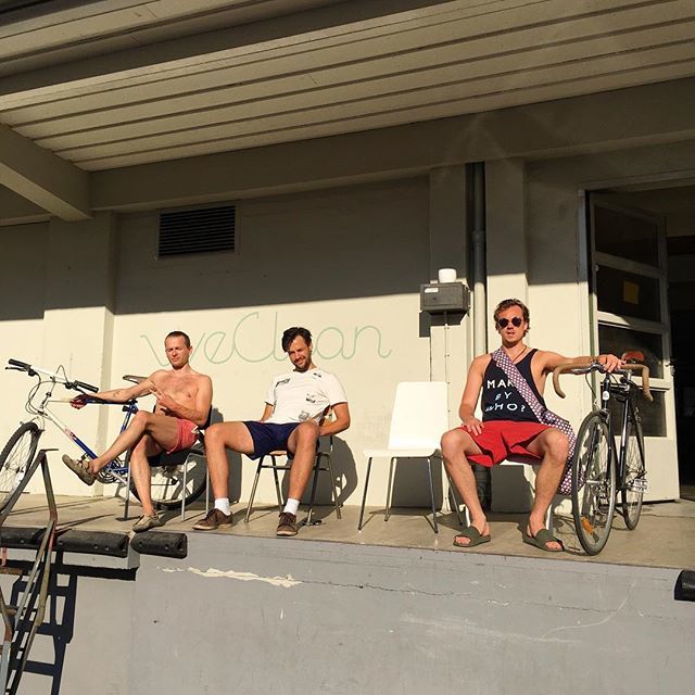 Post-work, pre-swim. ift.tt/2srKlhj