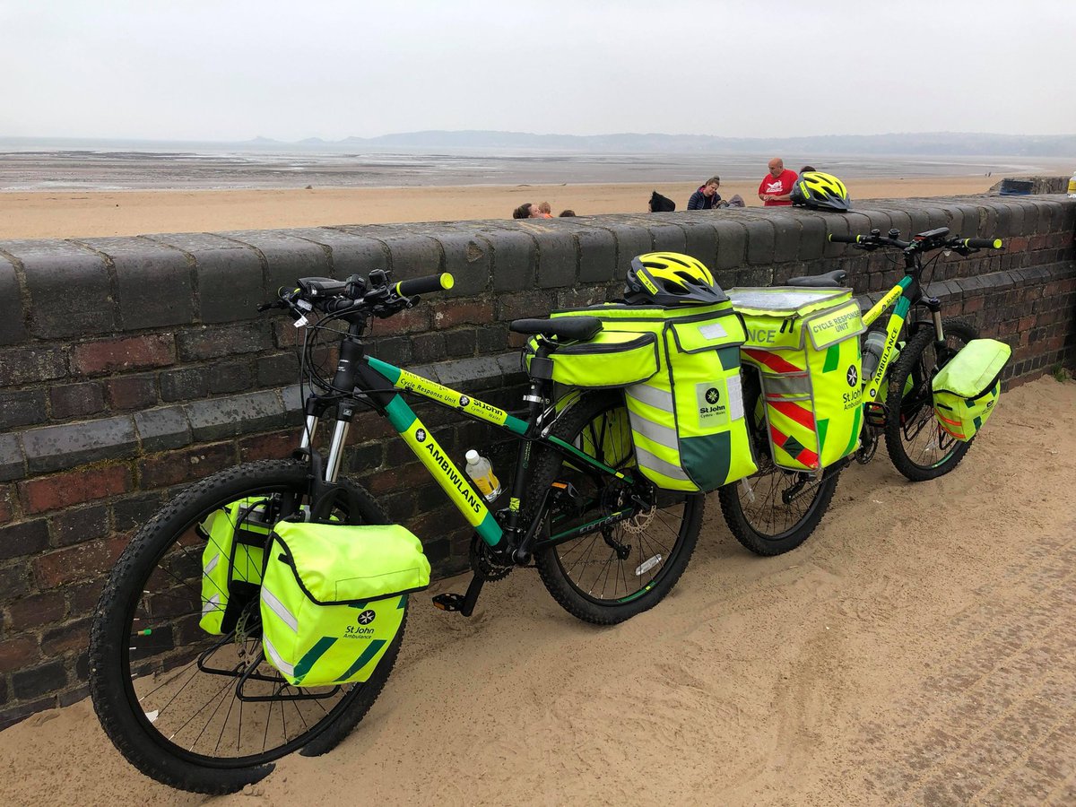 SJACWestGlamCRU's tweet photo. Our #CRU volunteers are on duty today at the @360swansea for the @BestartSwansea walk along the Swansea Waterfront #BuggyPush #mySJCWday @stjohnwales @SWPSwansea @LeeTrundle10 https://t.co/wJu2rGcDZP
