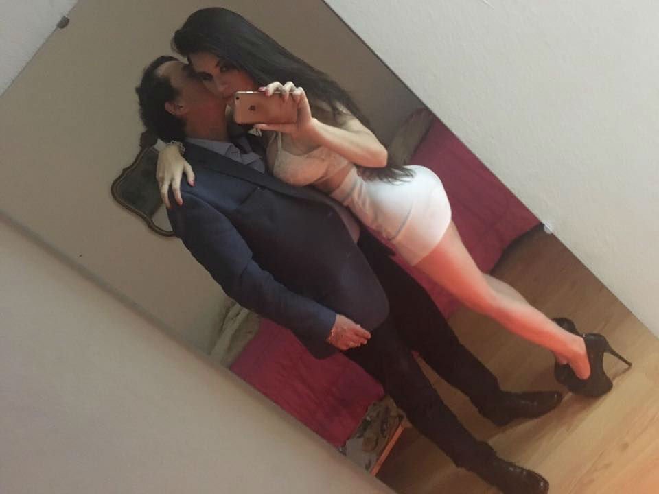 LaurayJaviSFco's tweet photo. La bomba sexy(25) q"asesora"al diputado PRO Daniel Lipoveztky(50).
Es modelo&psicóloga y revoluciona las redes
La siguen de a miles en @instagram
SEGURAMENTE LE ESTAREMOS PAGANDO SUS"SERVICIOS"NOSOTROS
#EsoEsPRO
(#SuperMiercoles Los Monos #Novaresio910 #SoyDonante 4 a 0 a Haití) https://t.co/nZhKlZ8QFG