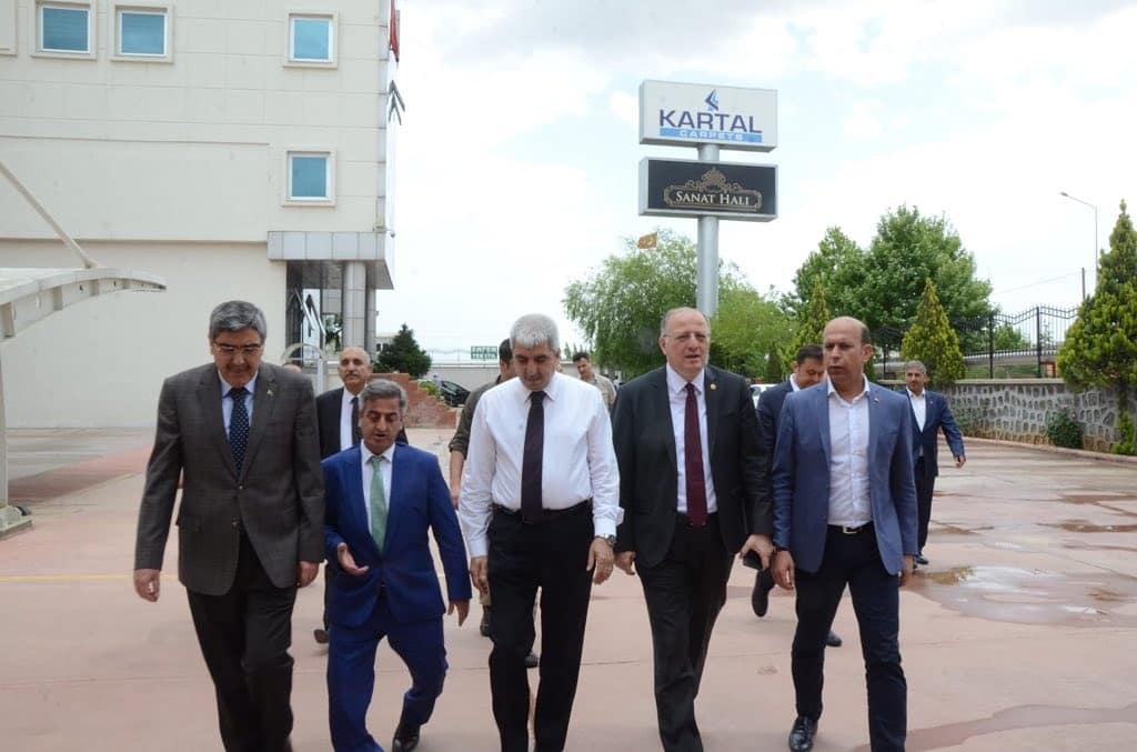 ak parti gaziantep on twitter il baskanimiz sn eyupozkececi ve milletvekili adayimiz sn nejatkocer ile birlikte kartal hali yi ziyaret ettik fahrettin kaplan ve calisanlarina basarilar dileriz https t co 59fi5bs01o twitter