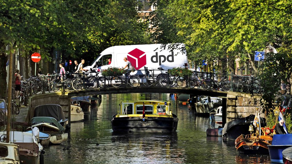 Met hun strategische partnership willen DPD en TNO technische vernieuwing in de logistieke sector naar een hoger niveau tillen. buff.ly/2IWY5aO Wil je meer inspiratie rondom duurzaamheid? Kom dan naar E-commerce en Logistiek op 14 juni: buff.ly/2xmlMYP  #EL18