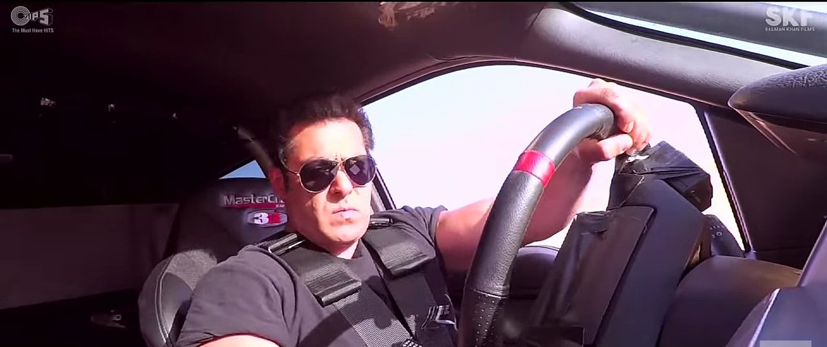 KiraakSalmaniac's tweet photo. @remodsouza confirmed that all the stunts in #race3 of salman khan is done by himself . 🙏
*
 #TomStruthers want to make all stunts realistic . So no VFX and stunt artist for salman khan stunt.  Get ready for the #EID 🔥😍
*
#Race3ThisEid 
#Race3Eid2018 
#AllahDuhaiHai 
#kirraak https://t.co/2Jai55HHBQ