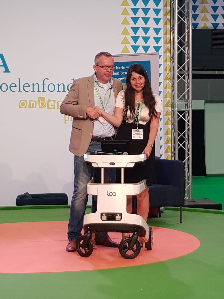 Vanmiddag overhandigde Maja Rudinac de allereerste Lea aan <a href="/vegro/">Vegard Rønning</a> op de <a href="/supportbeurs/">Support Beurs</a>. Lea is vanaf nu verkrijgbaar bij <a href="/vegro/">Vegard Rønning</a>!! #lealaunch