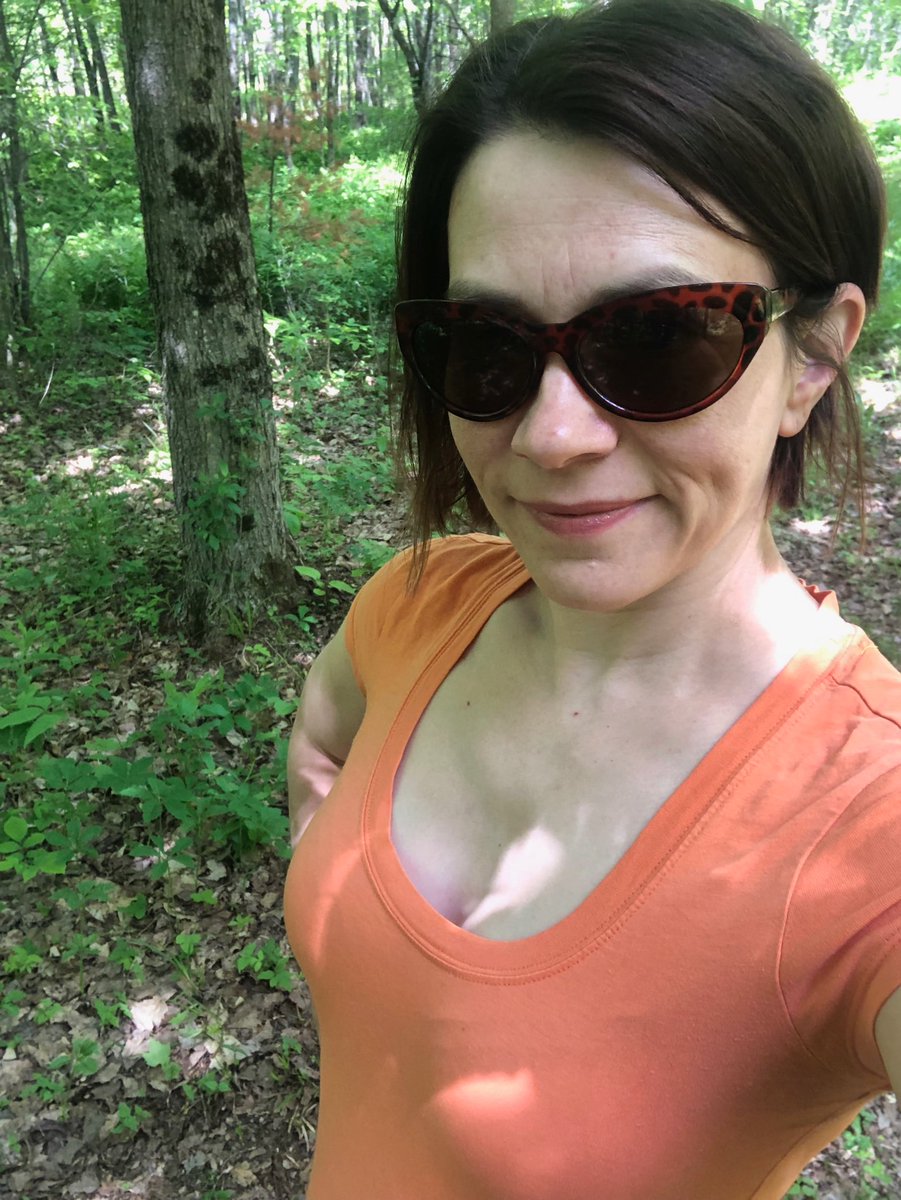 Cardio on the trail today to clear my head, the weather is absolutely perfect today! #walkingtherapy #anxiety #depression #MentalHealthAwarenessMonth