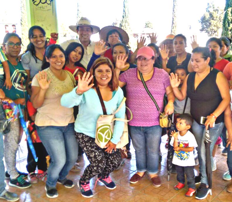 DarioZacariasC's tweet photo. Pura gente buena en la región. Gracias por su apoyo y por sus palabras, gracias por sus recomendaciones que habré de tomar en cuenta para mejorar la región. Pero sobre todo gracias por sus constantes bendiciones ❤. #DDD39 #TrabajoEn3D #DaríoDiputadoDistrito39 #FelizMiércoles https://t.co/lUAgKWF7oi