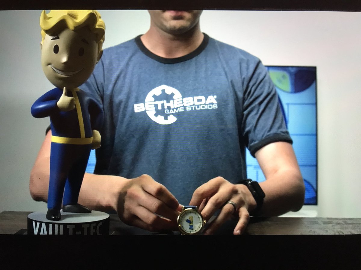 lupawolf152's tweet photo. VaultBoy is awake!! 
This @BethesdaStudios @Fallout stream tease has been really drawn out! 😆 #PleaseStandBy #StillStandingBy https://t.co/8diseLH21Z https://t.co/tz1VXLVpNG
