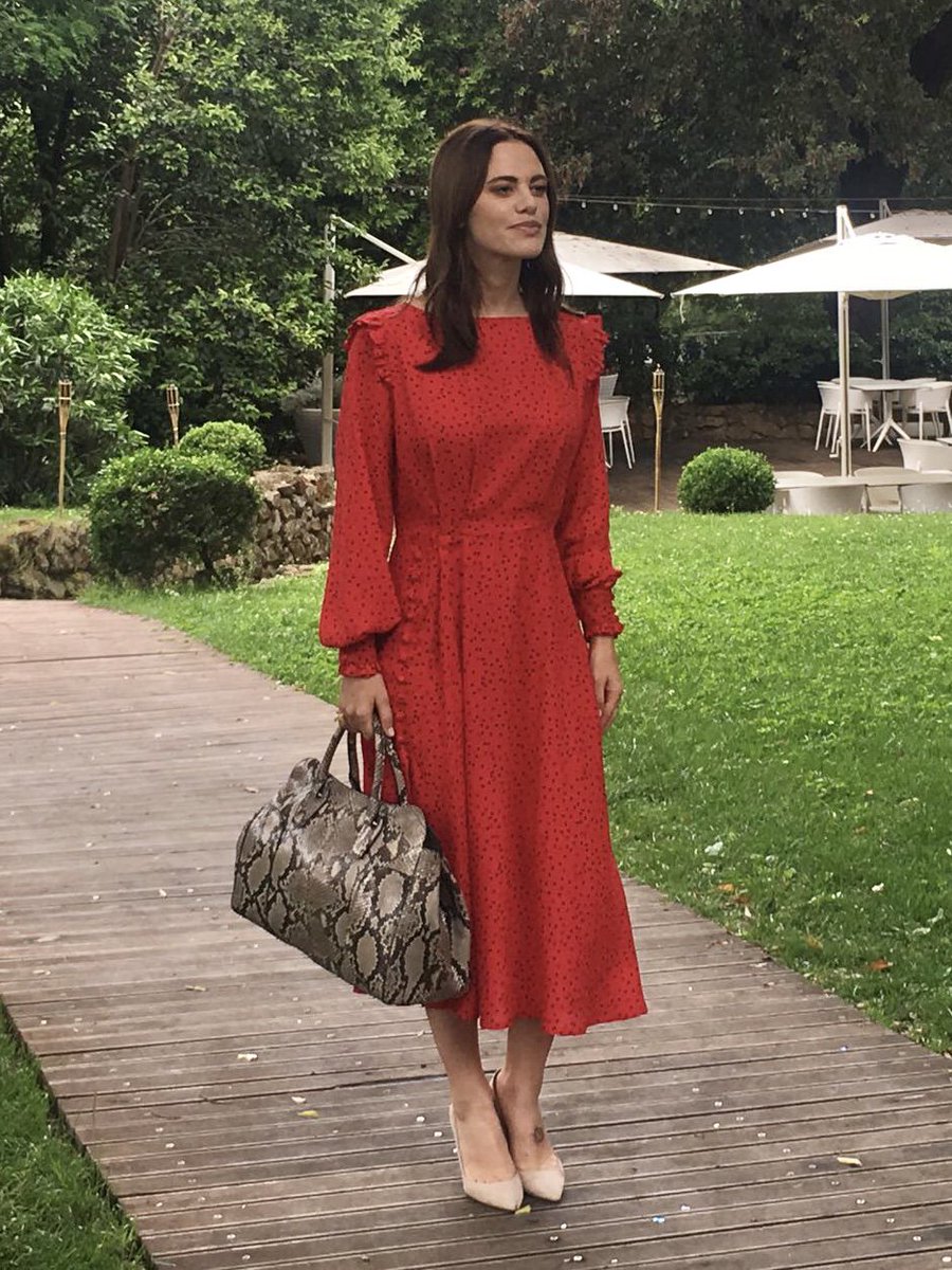 meldallacosta's tweet photo. Attending #pressconference #StatoDiEbbrezza at the @CasadelCinema
Dress: Hanny Deep
Shoes: Gianvito Rossi
Bag: Tods
Press Office: Factory4
#MelaniaDallaCosta #Actress #pressconference #Tods #GianvitoRossi #HannyDeep #CasadelCiname #Rome #movie https://t.co/kuMkC7eBzP