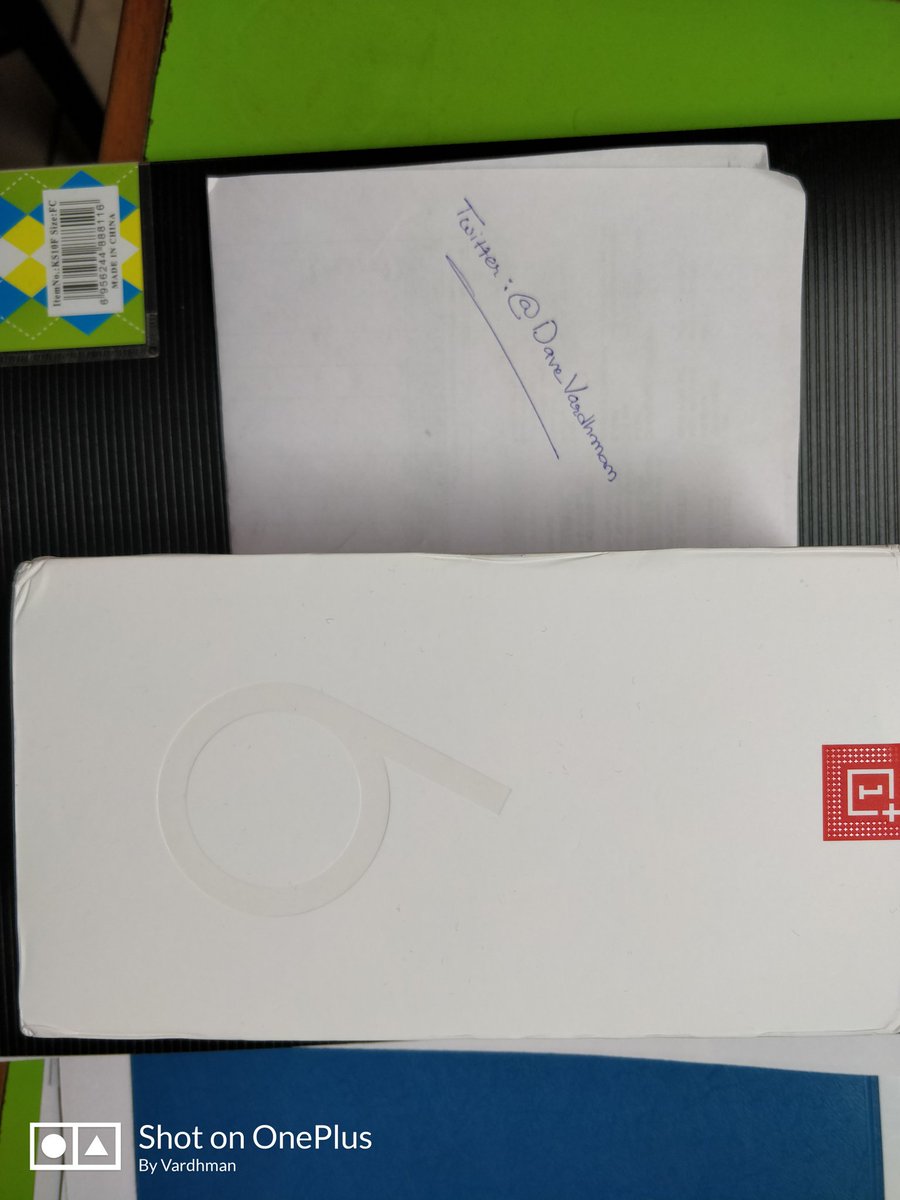 DaveVardhman's tweet image. #OnePlusUnboxing 
#oneplusfanforever