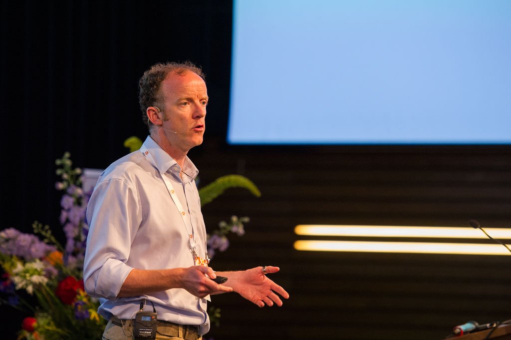 AMS_IX's tweet photo. Now on the #MOREIP stage: Stephen Donnelly of Spectral, talking about #blockchain for #renewable #energy. https://t.co/FDl0cft30B