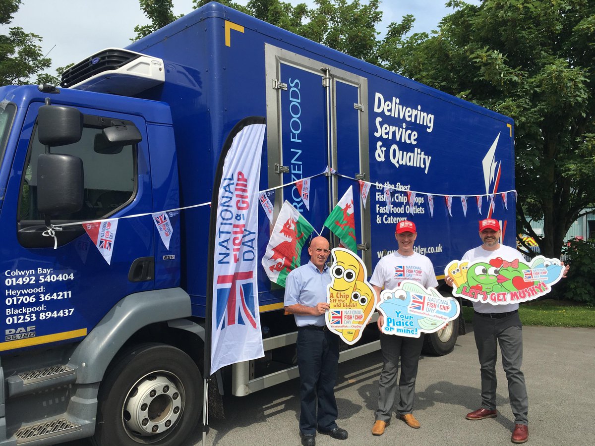 neoda_oils's tweet photo. Time for Emyr at @VAWhitley1899 in Mochdre to join in with our #nationalfishandchipday #RouteToLondon relay shenanigans! Thank you Emyr! https://t.co/UTWkPqMN4z