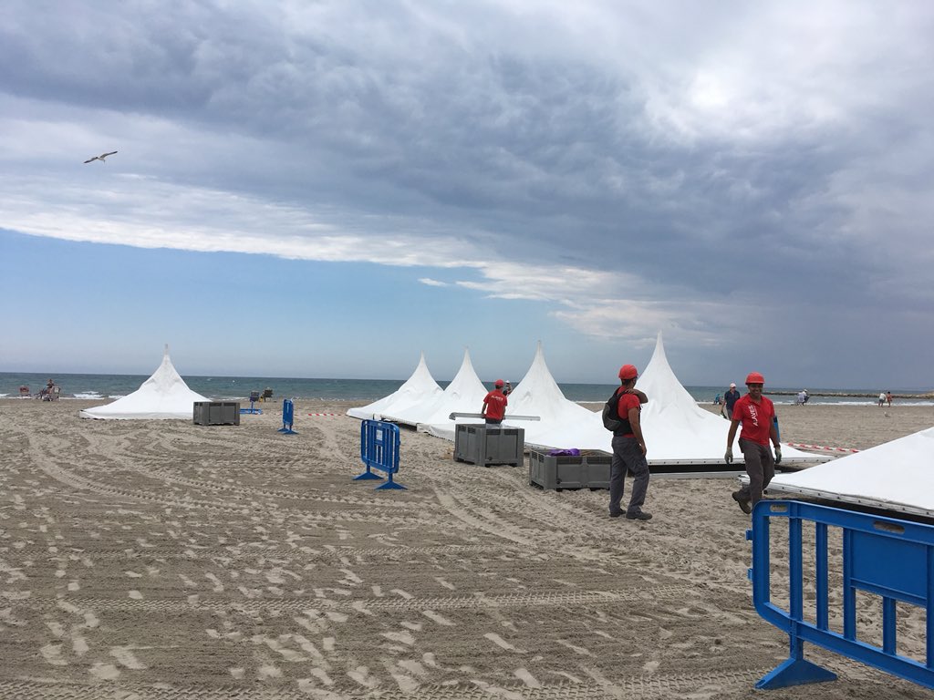 andreapt85's tweet photo. La Playa de Levante 🏝 de Santa Pola va cogiendo forma para el World Sup Costa Blanca 2018 🏄🏻♀️🏄🏼♂️
Días 1,2 y 3 de Junio
Salida desde la Isla de Tabarca 🌴
#santapola #tabarca #padde
@dipuAlicante @SantaPolaTurism @costablancaorg @Aliforniano https://t.co/s3j9TEKrLS
