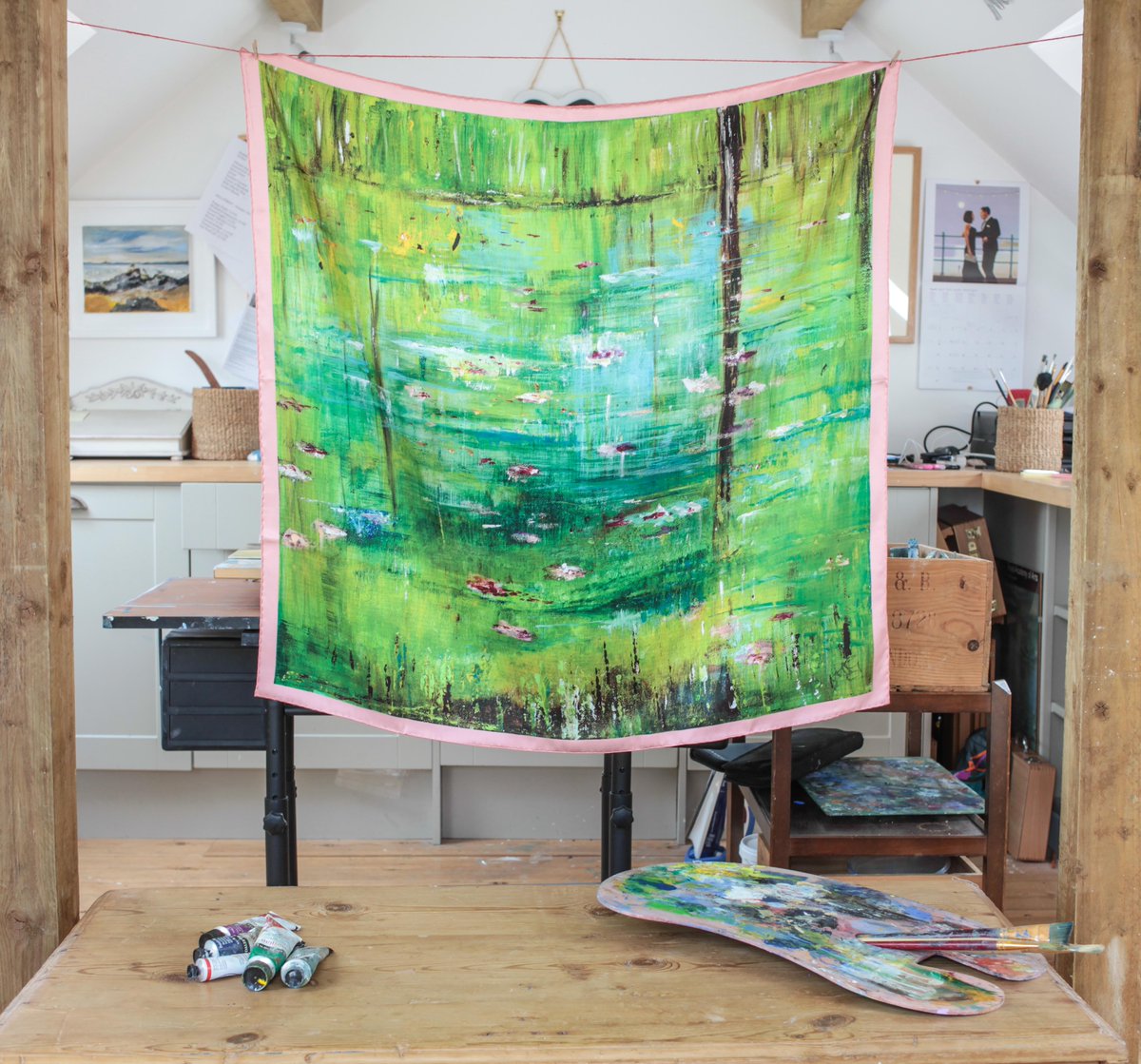 MaureenG612's tweet image. Here's a sneak preview of my new 100% Silk Scarf Collection from my original paintings. DM me at artbymaureengillespie for more details. #silk #originall#fashion#vogue##scarves#accessories#amazingcolours#flowers#