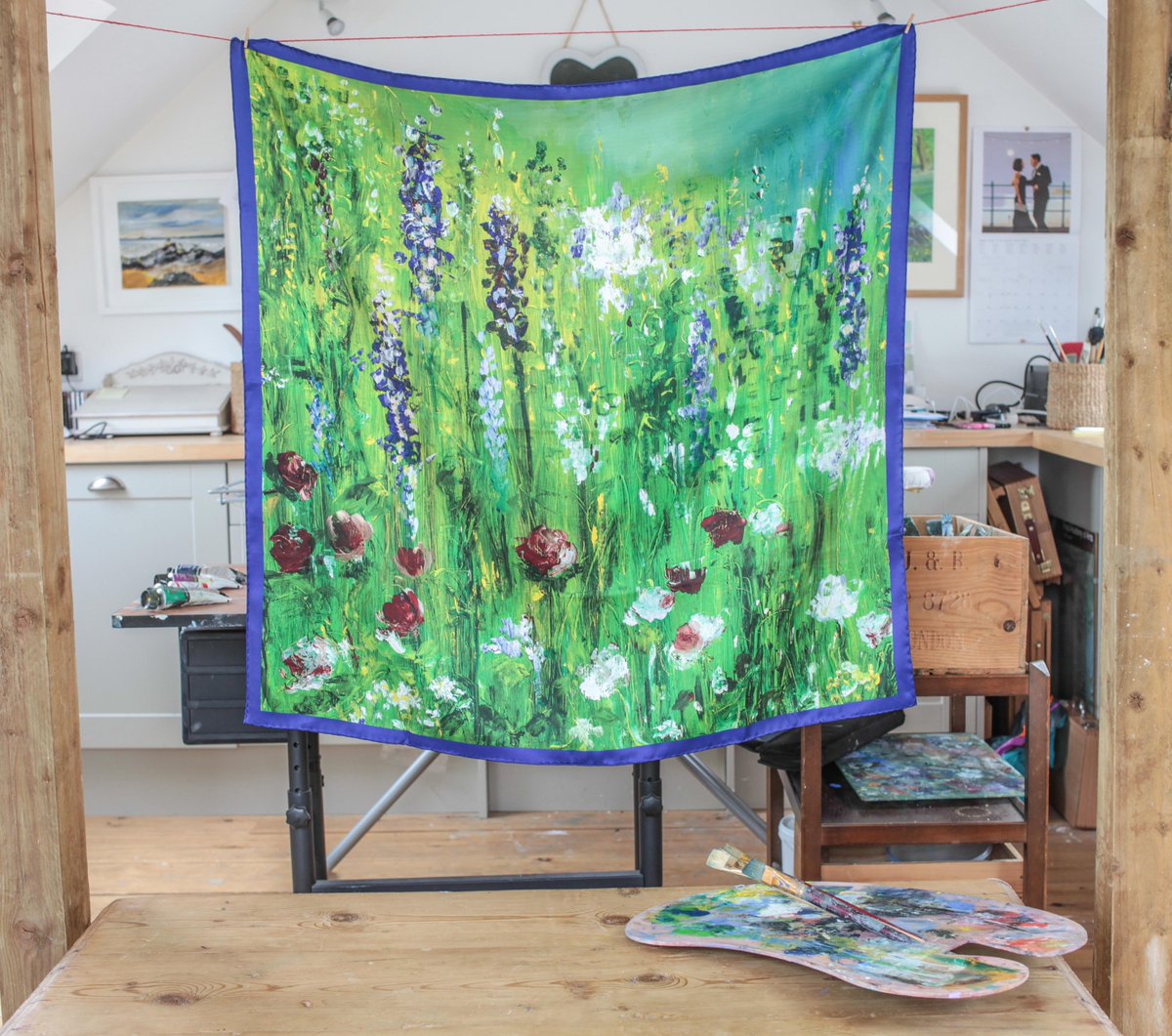MaureenG612's tweet image. Here's a sneak preview of my new 100% Silk Scarf Collection from my original paintings. DM me at artbymaureengillespie for more details. #silk #originall#fashion#vogue##scarves#accessories#amazingcolours#flowers#