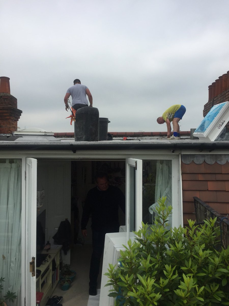 Sagewindowsuk's tweet photo. Busy working on fitting new dome window 🙌  #homerenovation #homedecorating #doubleglaze https://t.co/fqN5RCvY3m