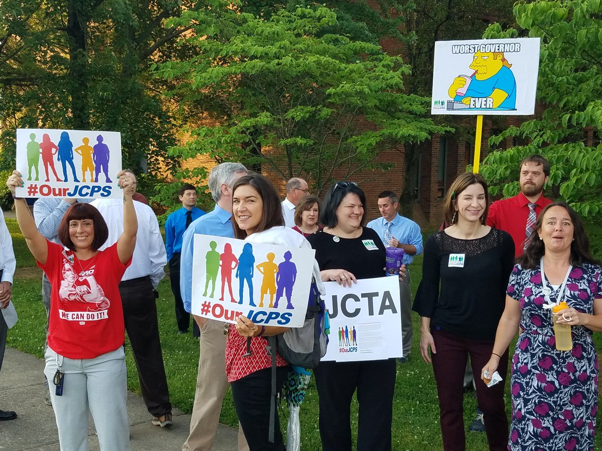 EasternHSMedia's tweet image. More photos from this morning's walking at EHS where over 50 teachers, staff members, parents, and students rallied against a state takeover of @JCPSKY #wearejcps