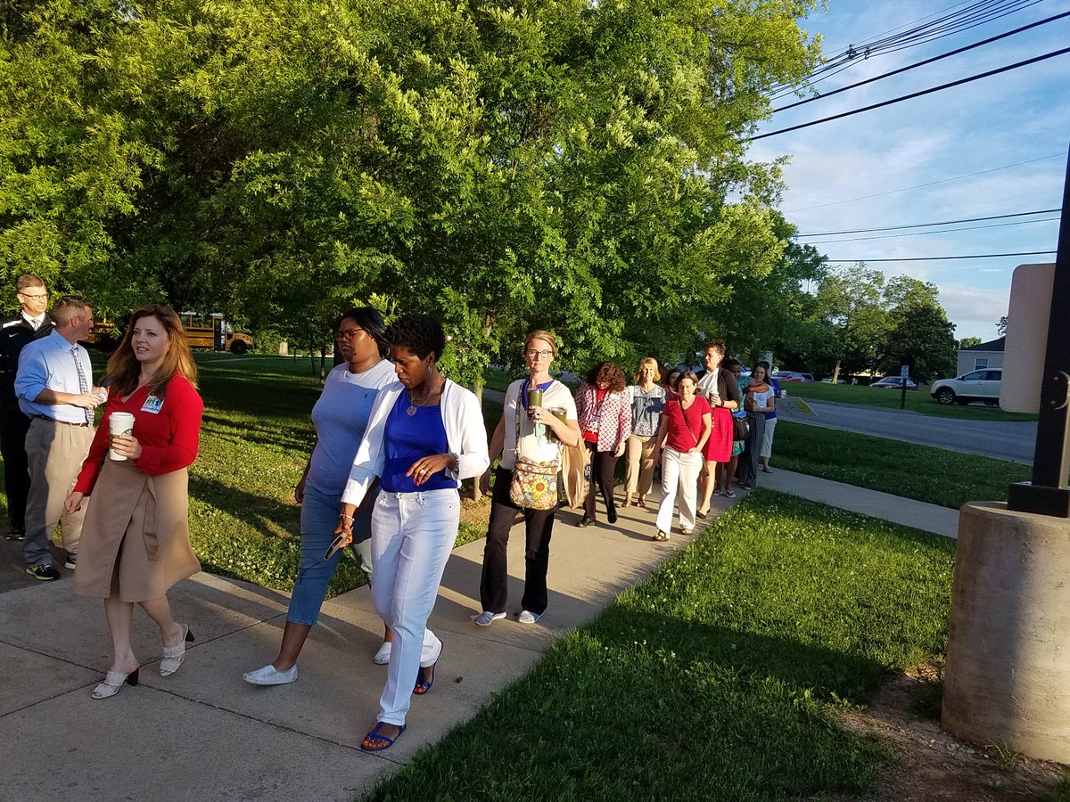 EasternHSMedia's tweet image. More photos from this morning's walking at EHS where over 50 teachers, staff members, parents, and students rallied against a state takeover of @JCPSKY #wearejcps