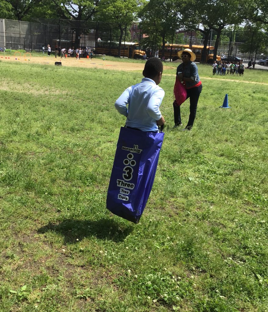 PWheatley_328's tweet photo. PS 328K School Wide Field Day #IAM328 #EmpowerToday #TeachTomorrow #FieldDay #FieldDay2018 #NYCDOE #Brooklyn https://t.co/pMQDqPmj2w